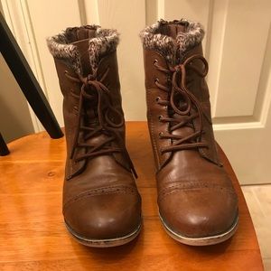 MUDD Brown ankle boots